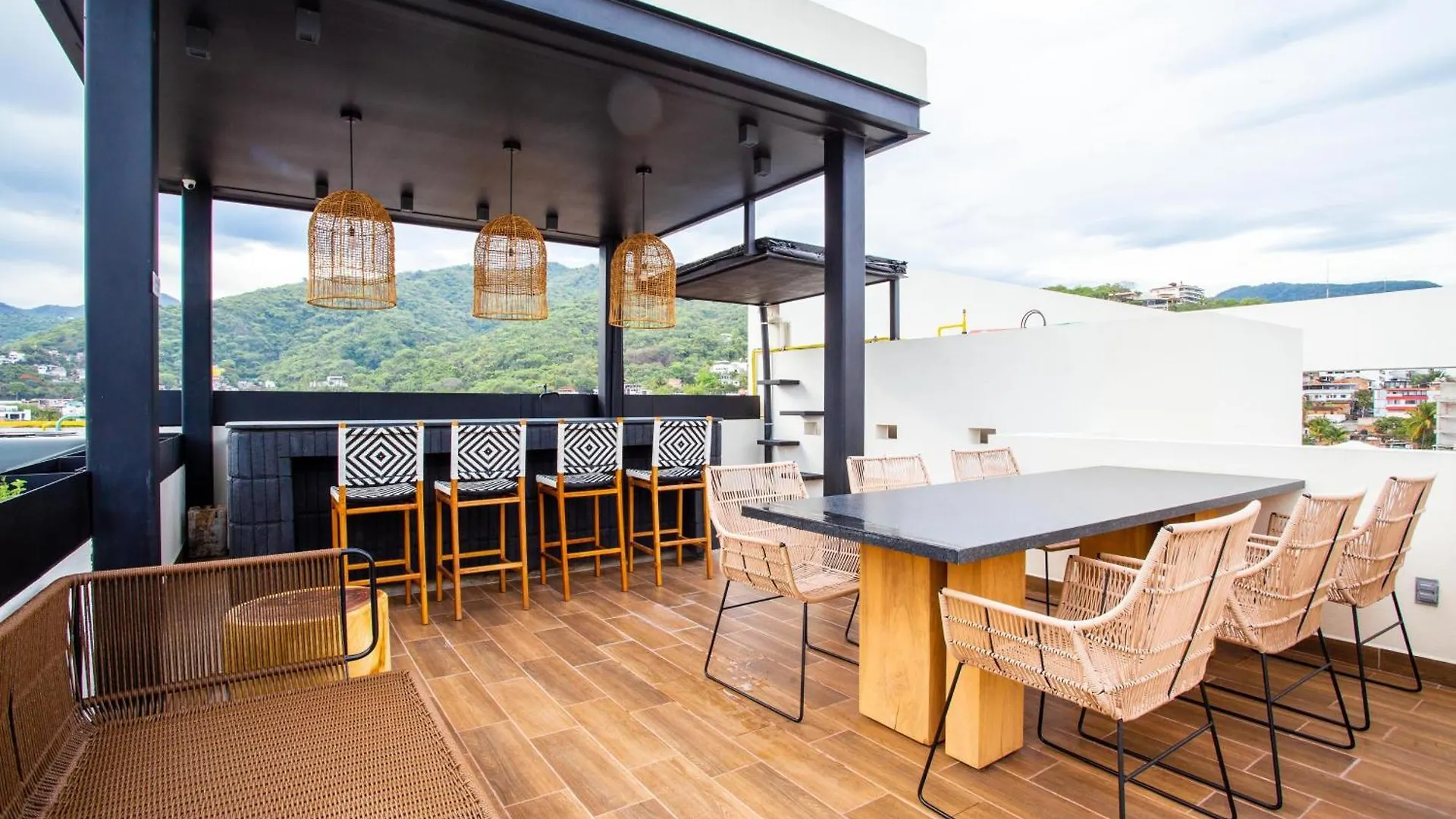 Modern 2Br Near Beach & Boardwalk | Gym & Bbq Puerto Vallarta